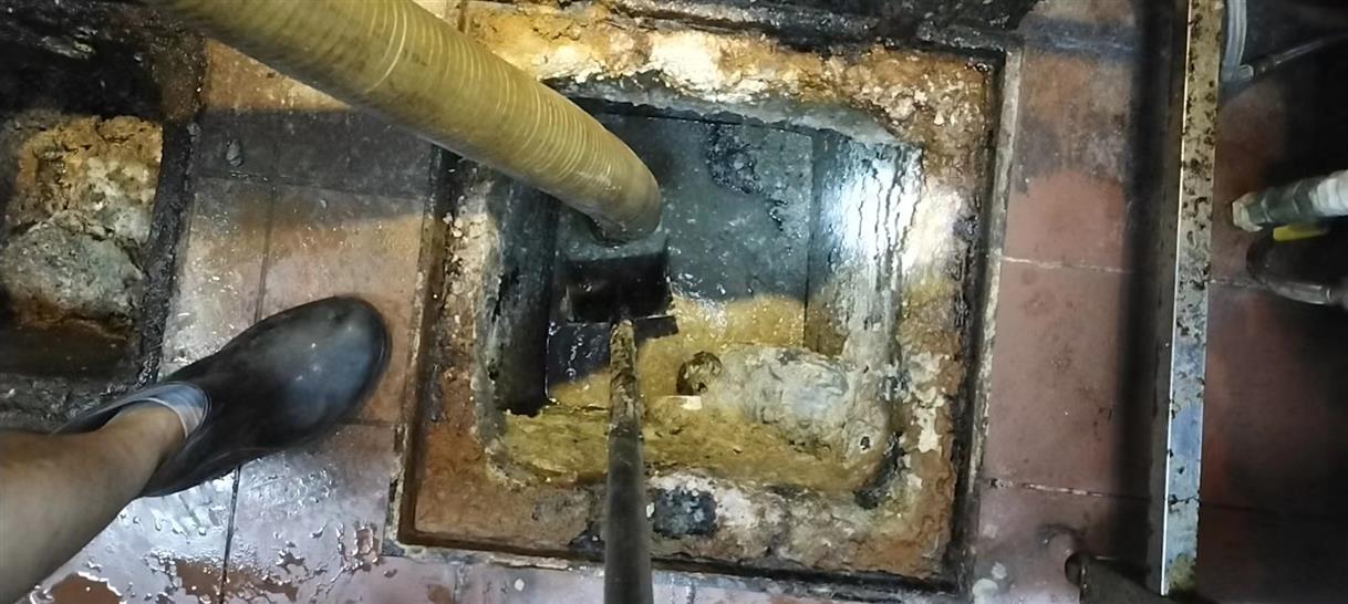 象湖污水池清理一般都有毒气，怎么预防中毒呢？