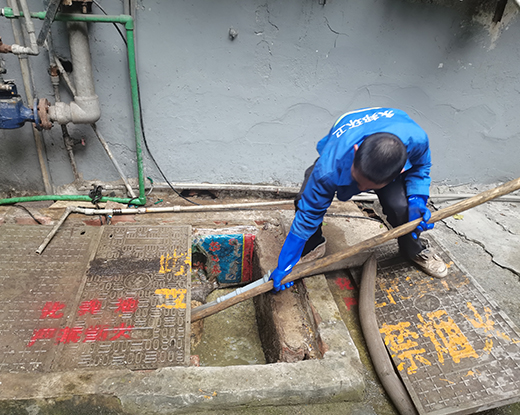 象湖清掏化粪池